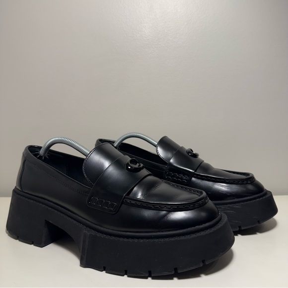 Coach Shoes - Coach Leah Black Leather Loafer Lug Sole Women’s Size 8.5 Chunky Y2K CB990 Logo